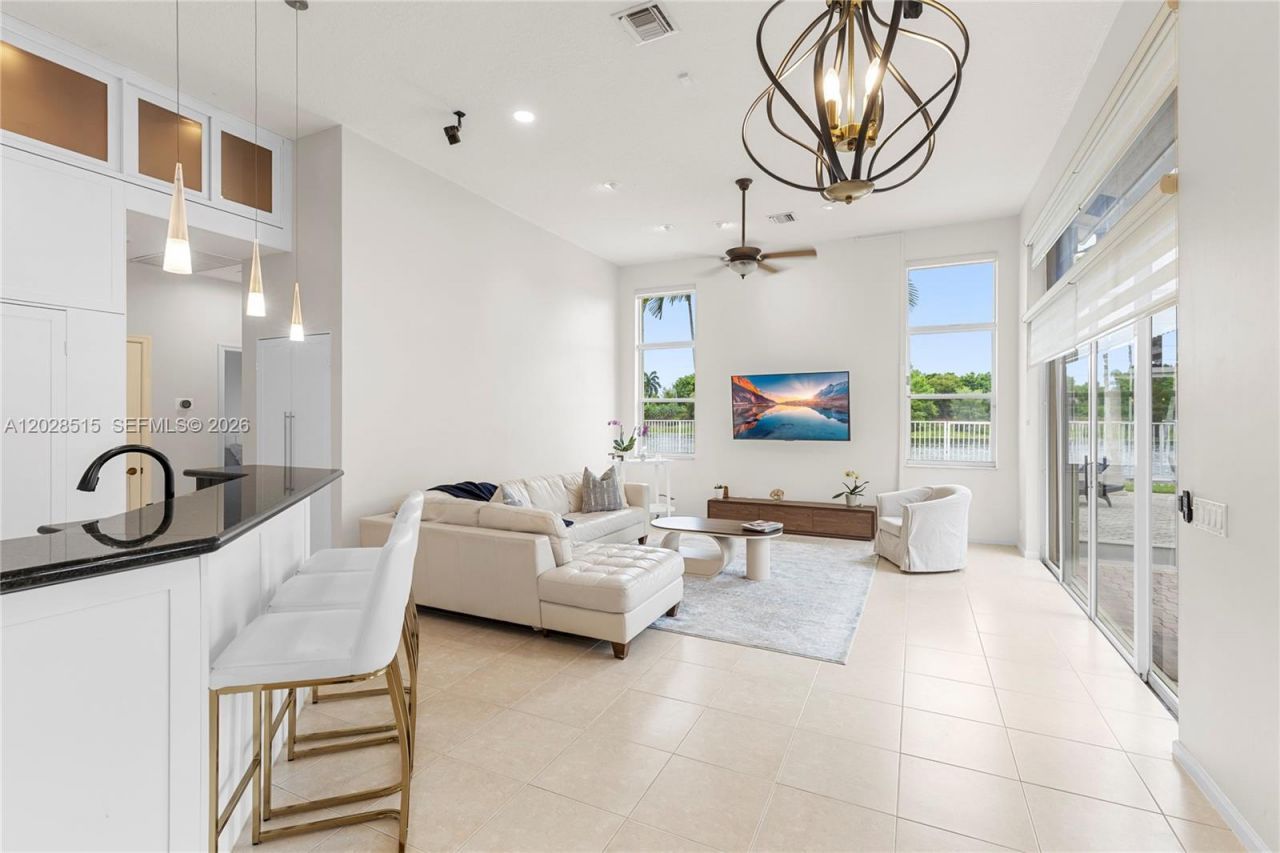 1714 Victoria Pointe Cir, Weston, FL 33327 Photo