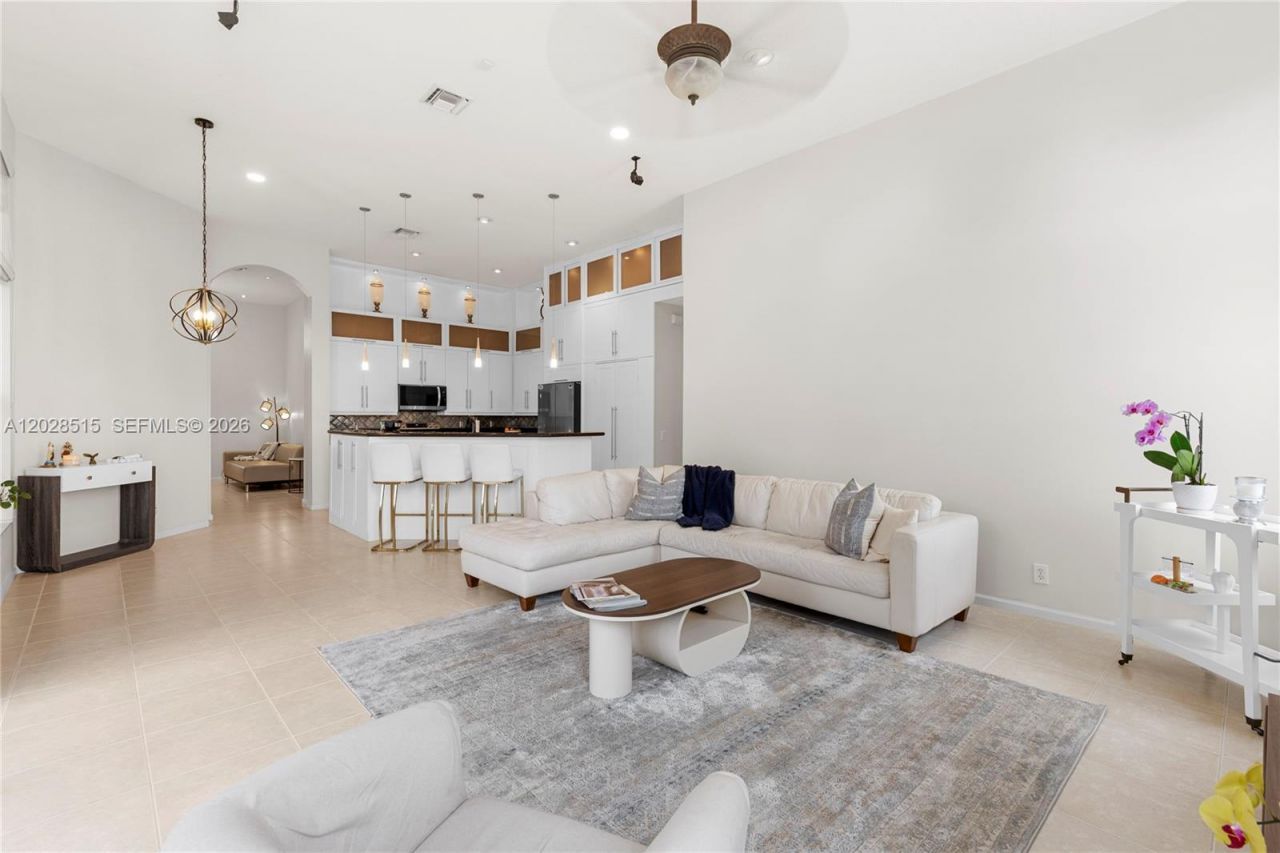 1714 Victoria Pointe Cir, Weston, FL 33327 Photo