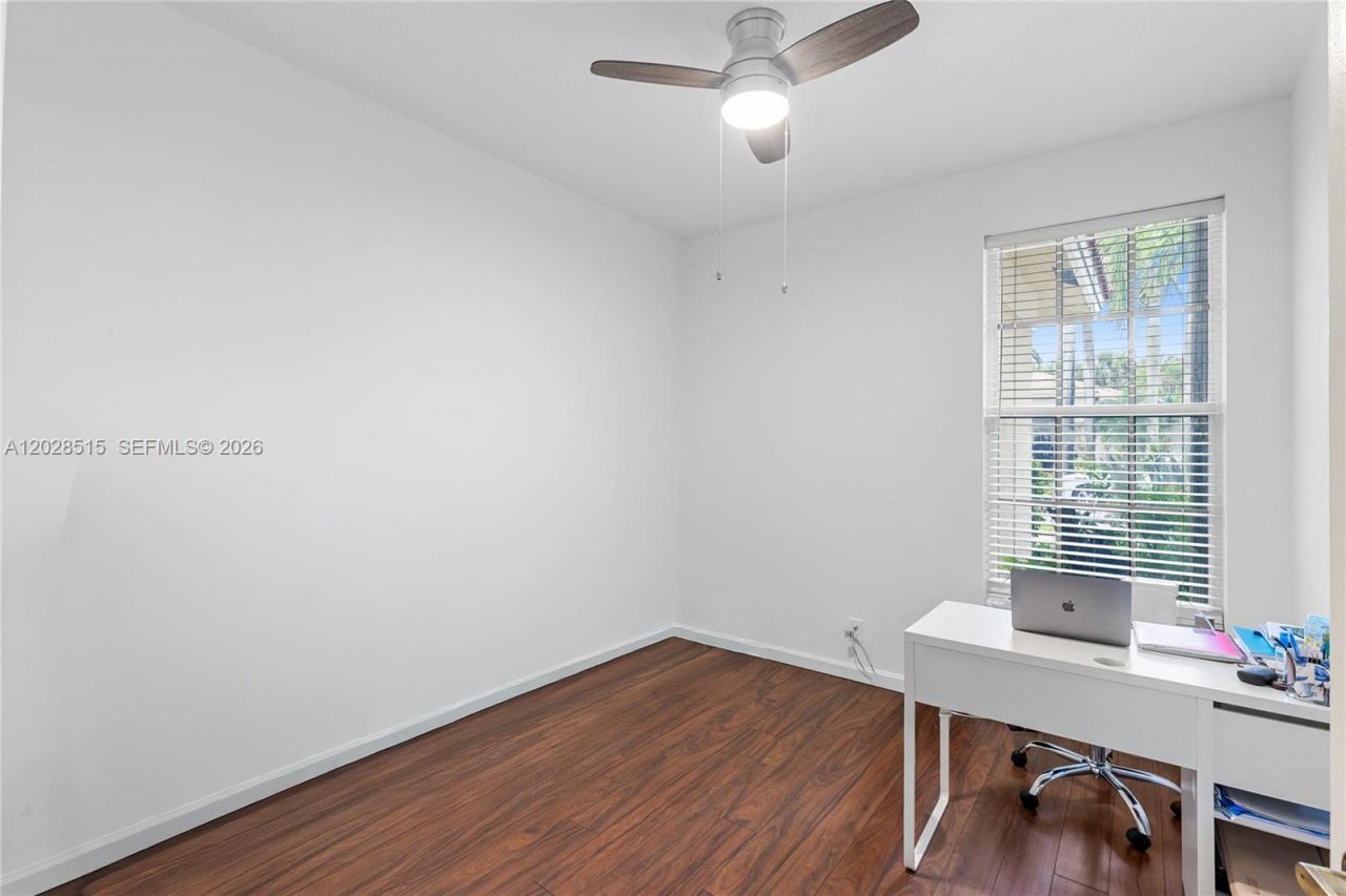 1714 Victoria Pointe Cir, Weston, FL 33327 Photo