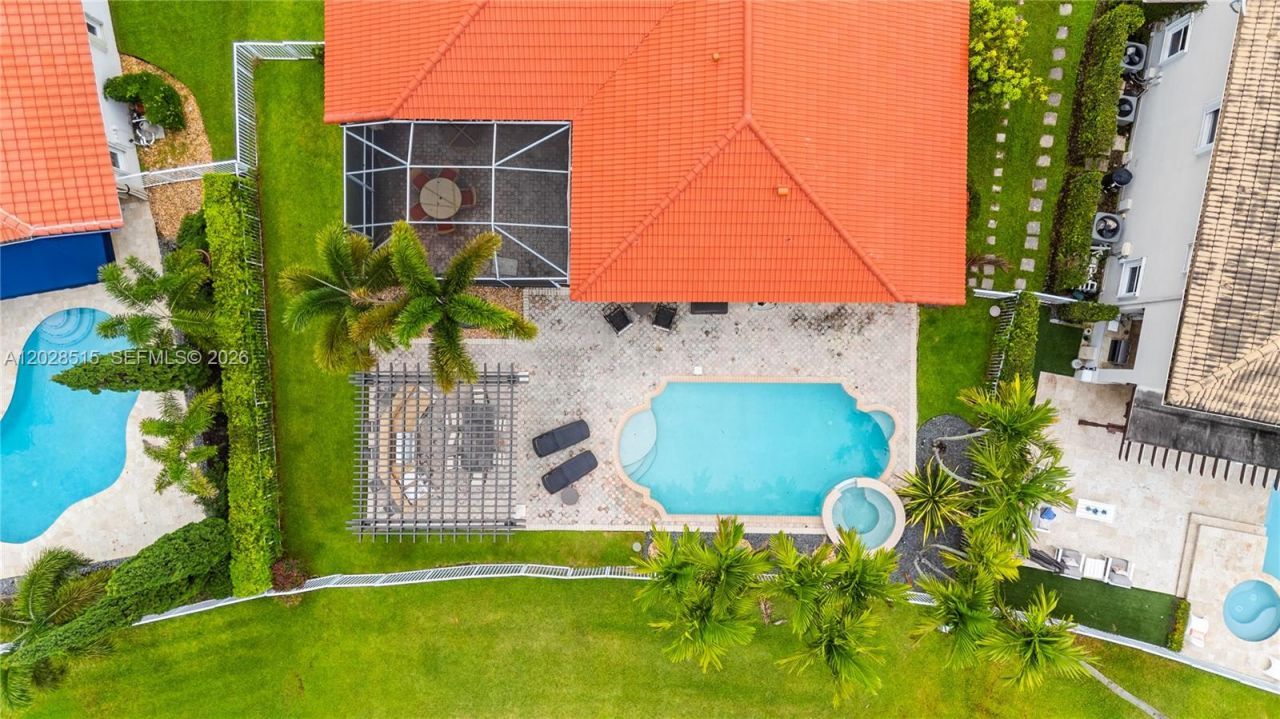 1714 Victoria Pointe Cir, Weston, FL 33327 Photo