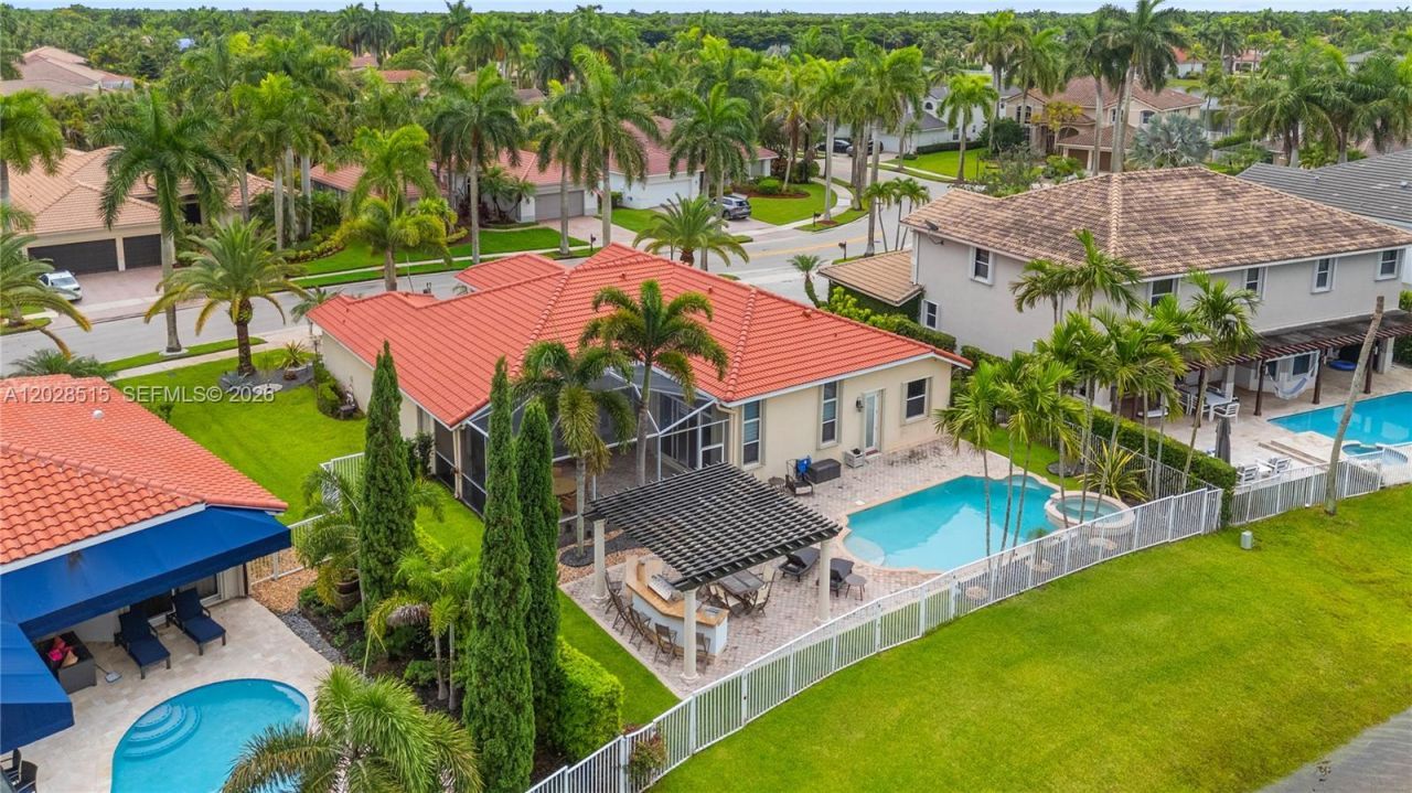 1714 Victoria Pointe Cir, Weston, FL 33327 Photo