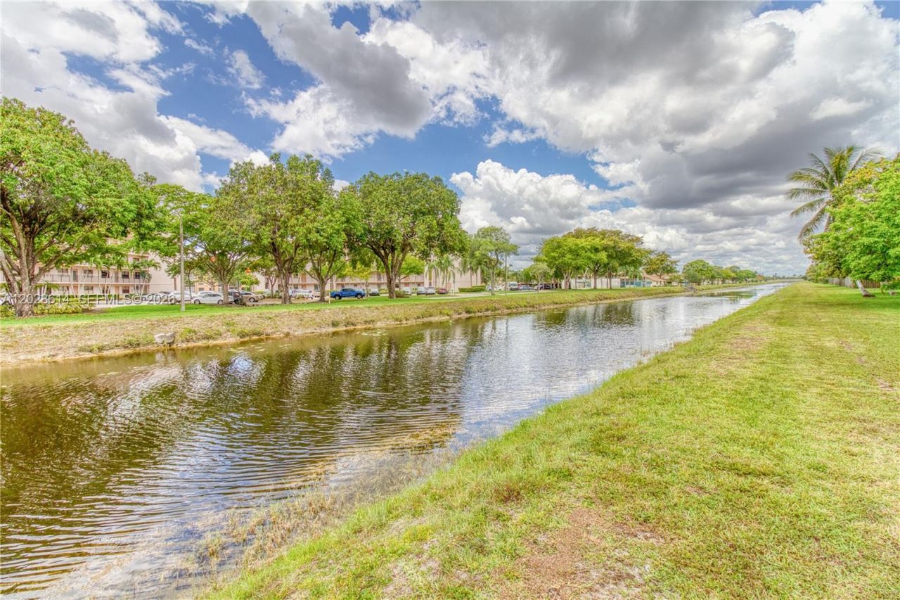 10360 NW 31st Ct , Sunrise, FL 33351 Photo