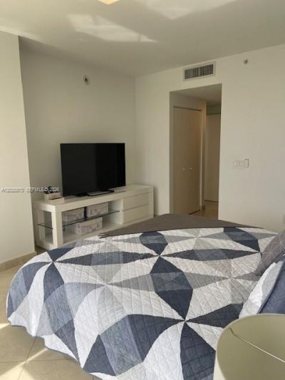 4779 Collins Ave , Unit 706, Miami Beach, FL 33140 Photo
