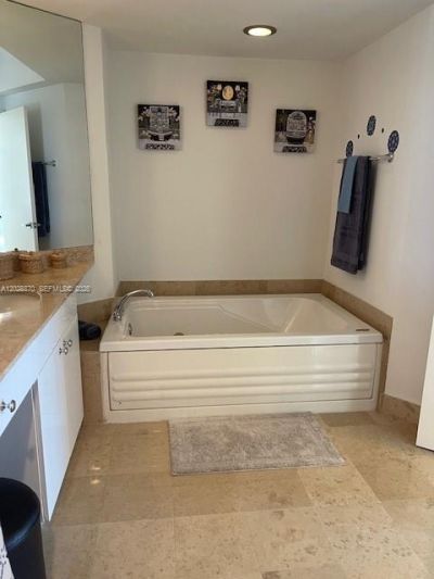4779 Collins Ave , Unit 706, Miami Beach, FL 33140 Photo