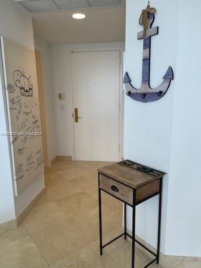 4779 Collins Ave , Unit 706, Miami Beach, FL 33140 Photo