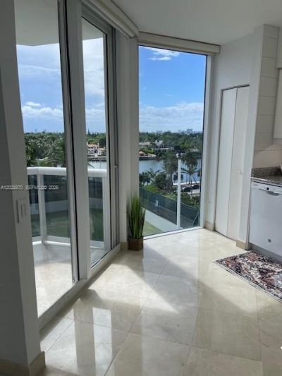 4779 Collins Ave , Unit 706, Miami Beach, FL 33140 Photo