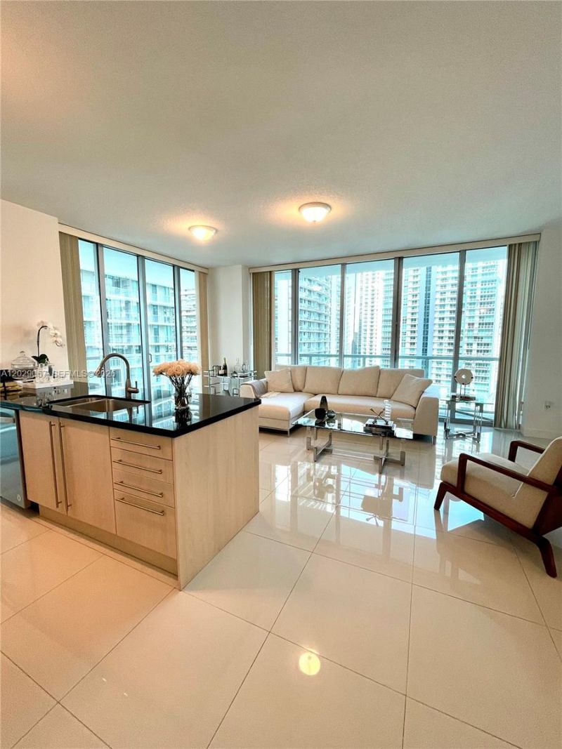 79 SW 12th St, Unit 2407-S, Miami, FL 33130 Photo