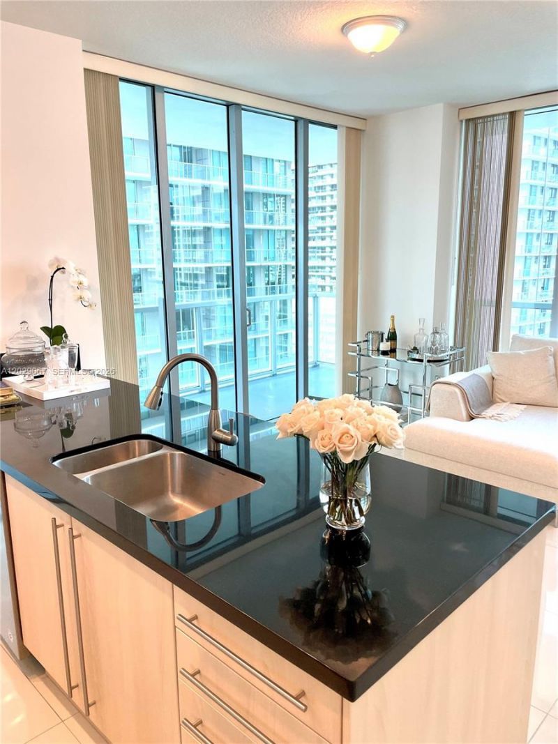 79 SW 12th St, Unit 2407-S, Miami, FL 33130 Photo