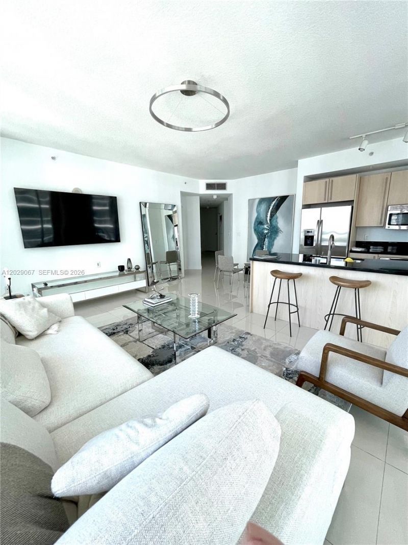 79 SW 12th St, Unit 2407-S, Miami, FL 33130 Photo