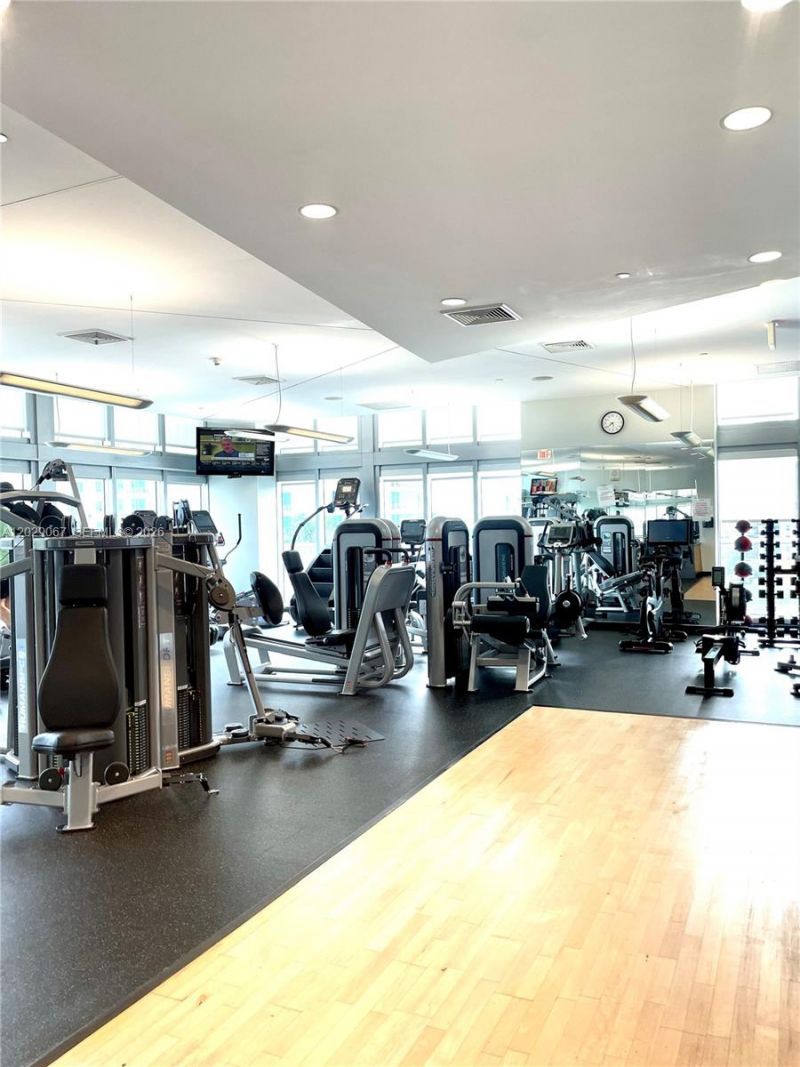 79 SW 12th St, Unit 2407-S, Miami, FL 33130 Photo