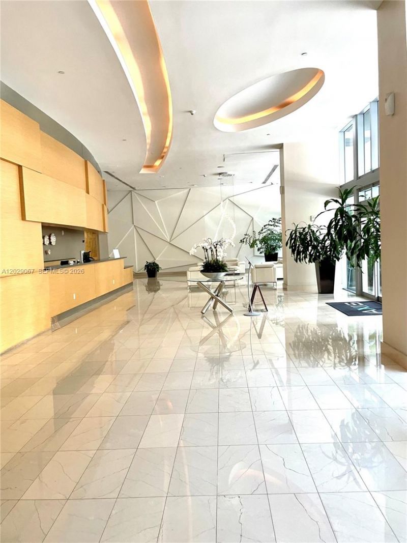 79 SW 12th St, Unit 2407-S, Miami, FL 33130 Photo