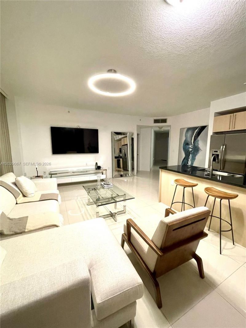 79 SW 12th St, Unit 2407-S, Miami, FL 33130 Photo