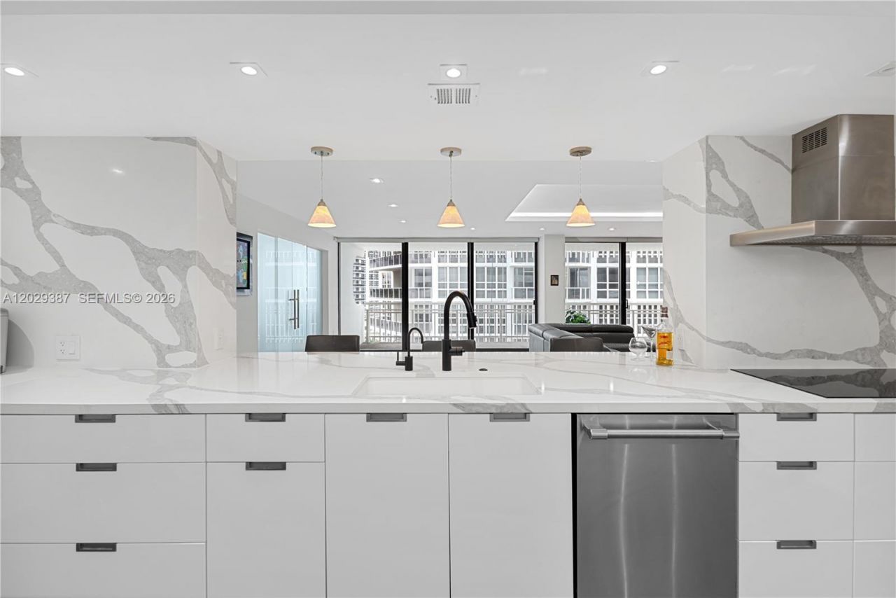 10205 Collins Ave , Unit 604, Bal Harbour, FL 33154 Photo