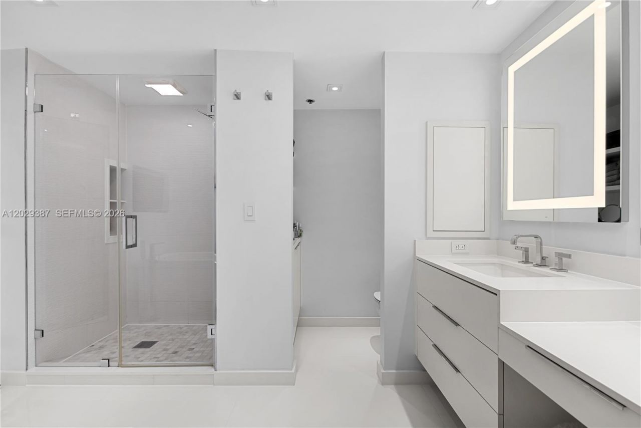 10205 Collins Ave , Unit 604, Bal Harbour, FL 33154 Photo