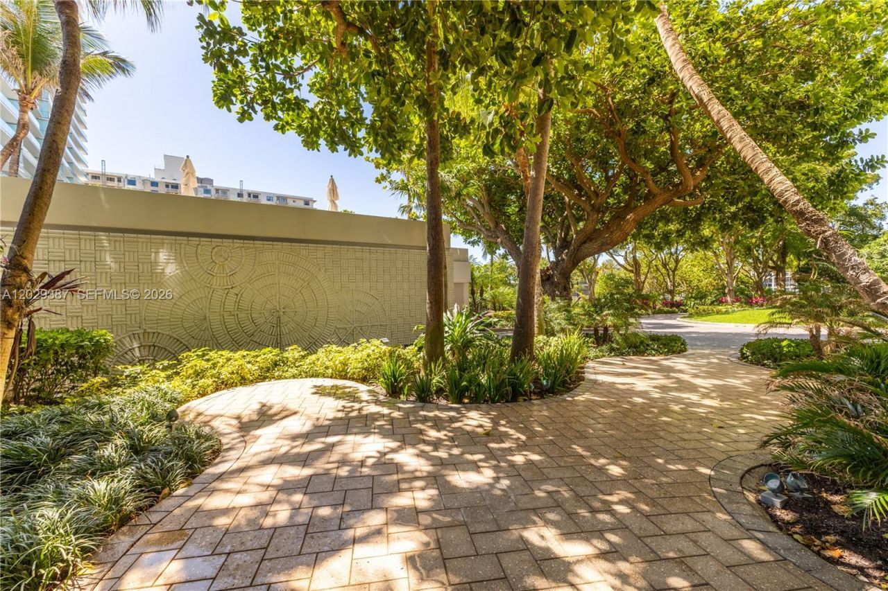 10205 Collins Ave , Unit 604, Bal Harbour, FL 33154 Photo