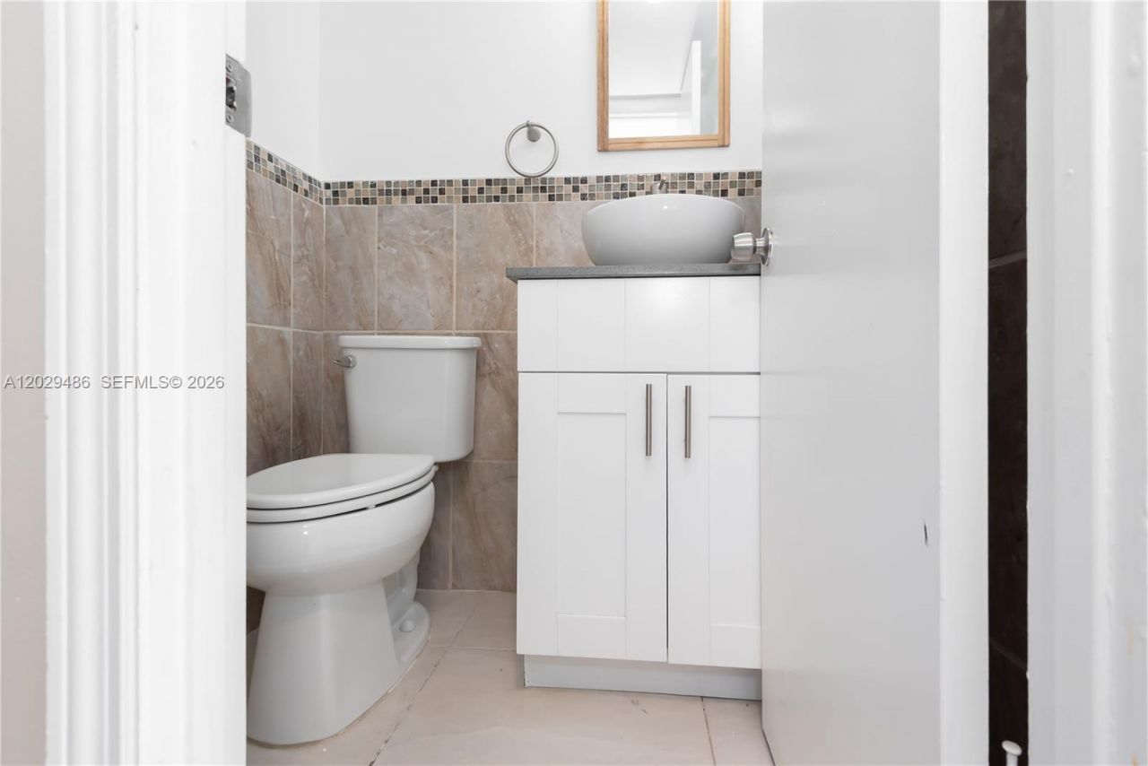 300 NW 42nd Ave , Unit 411, Miami, FL 33126 Photo