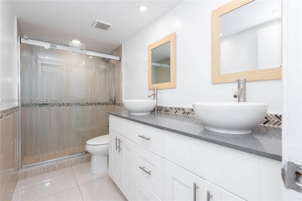 300 NW 42nd Ave , Unit 411, Miami, FL 33126 Photo