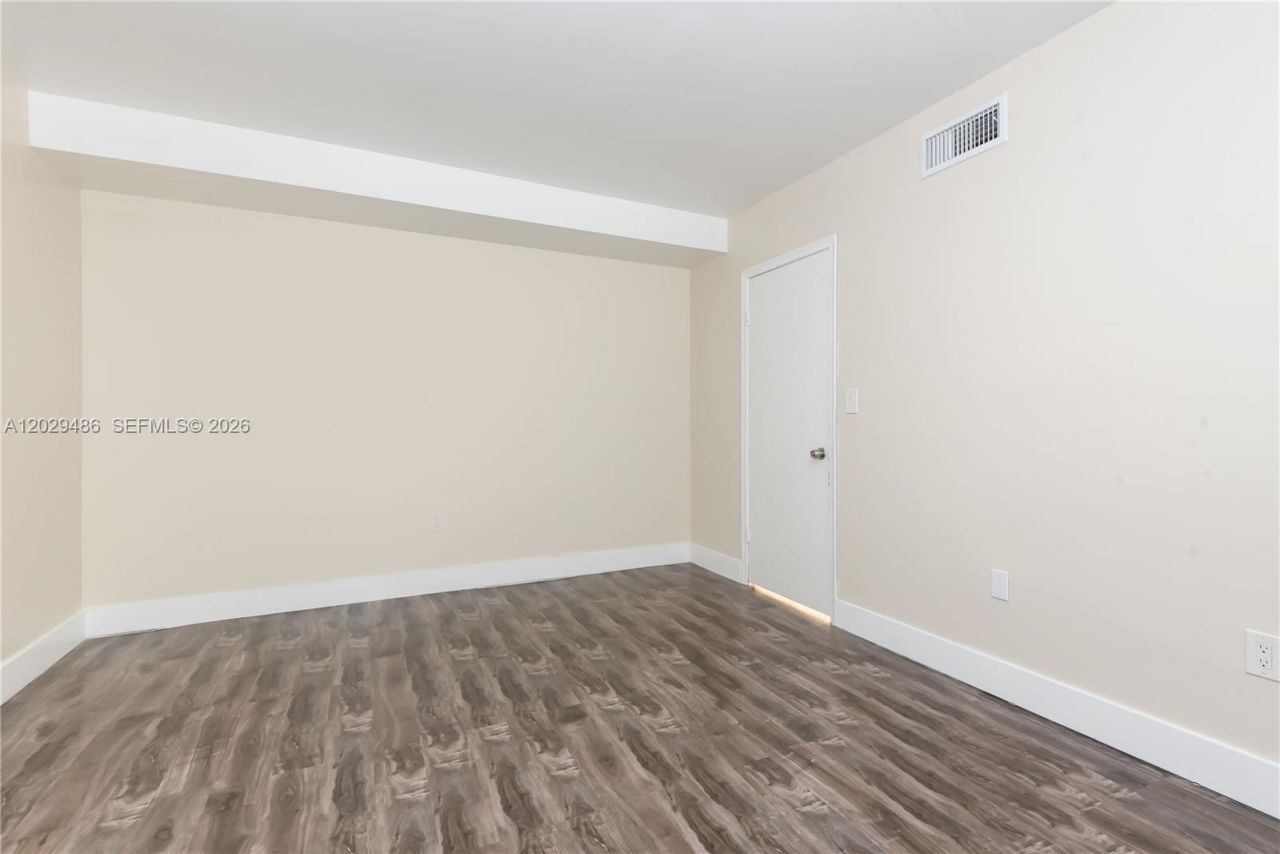 300 NW 42nd Ave , Unit 411, Miami, FL 33126 Photo
