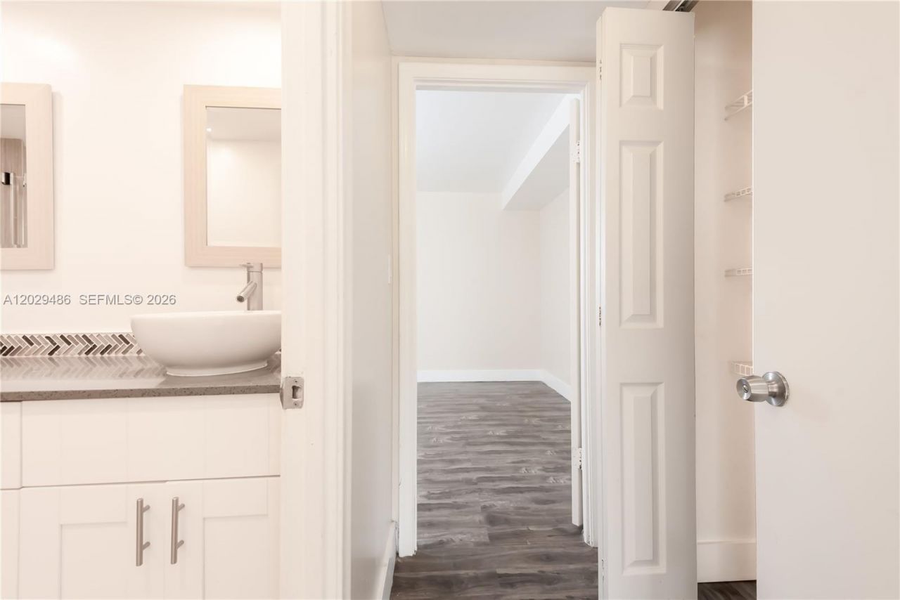 300 NW 42nd Ave , Unit 411, Miami, FL 33126 Photo