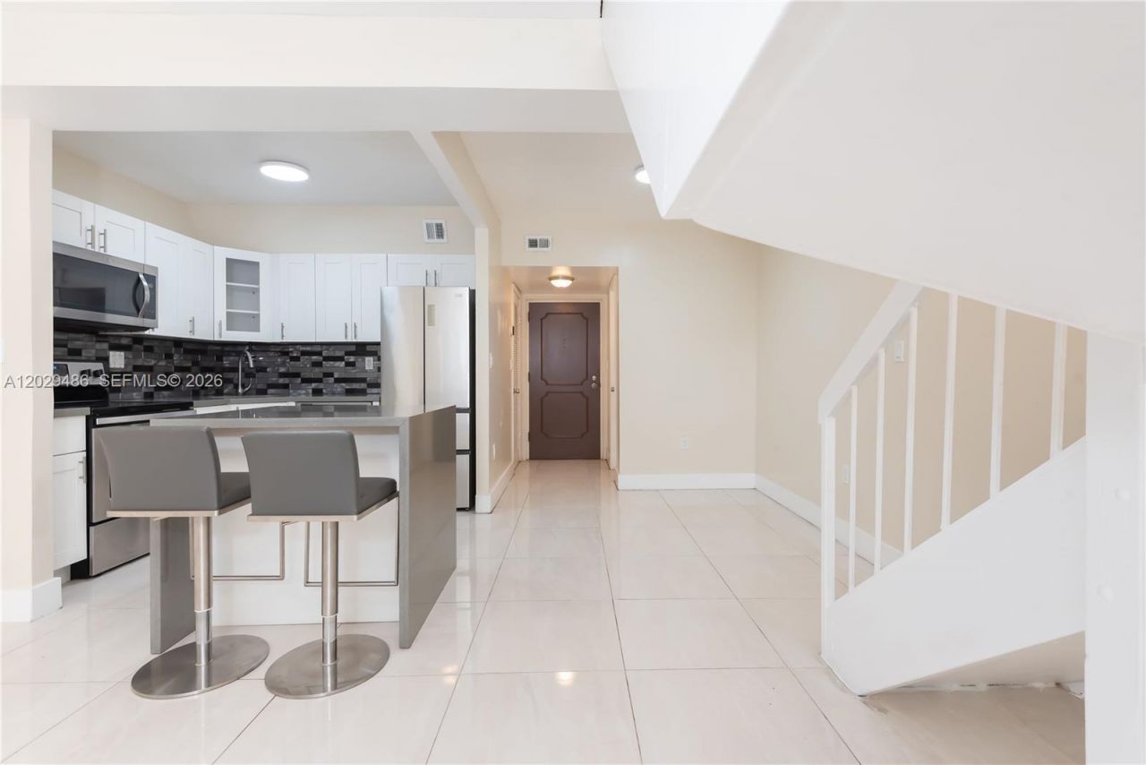 300 NW 42nd Ave , Unit 411, Miami, FL 33126 Photo
