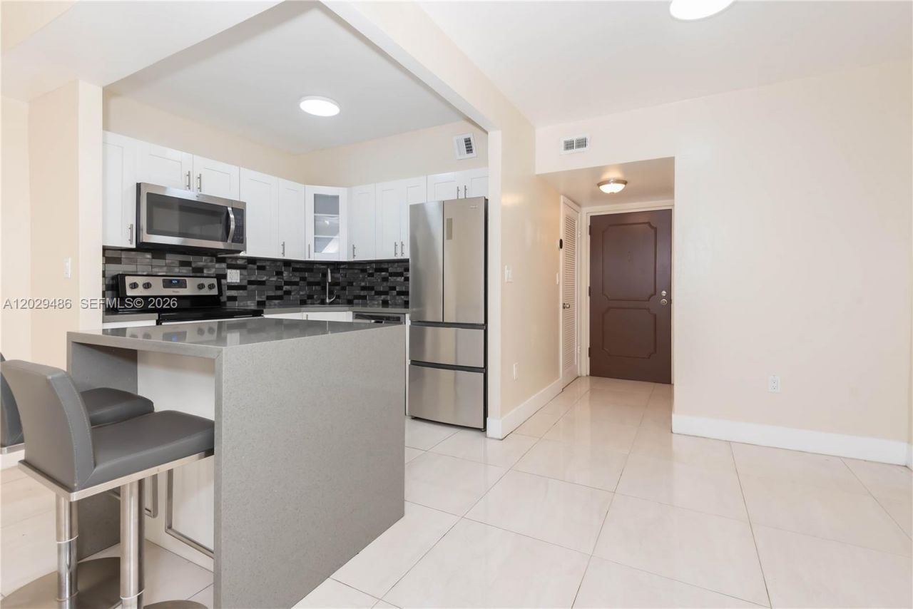 300 NW 42nd Ave , Unit 411, Miami, FL 33126 Photo