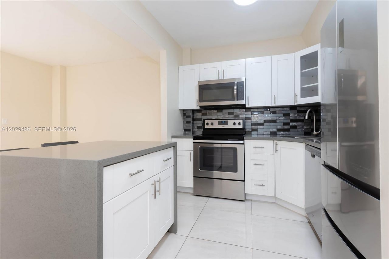 300 NW 42nd Ave , Unit 411, Miami, FL 33126 Photo