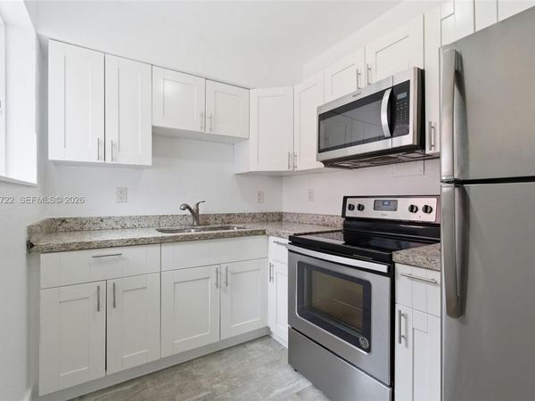 8430 Crespi Blvd, Unit 8420, Miami Beach, FL 33141