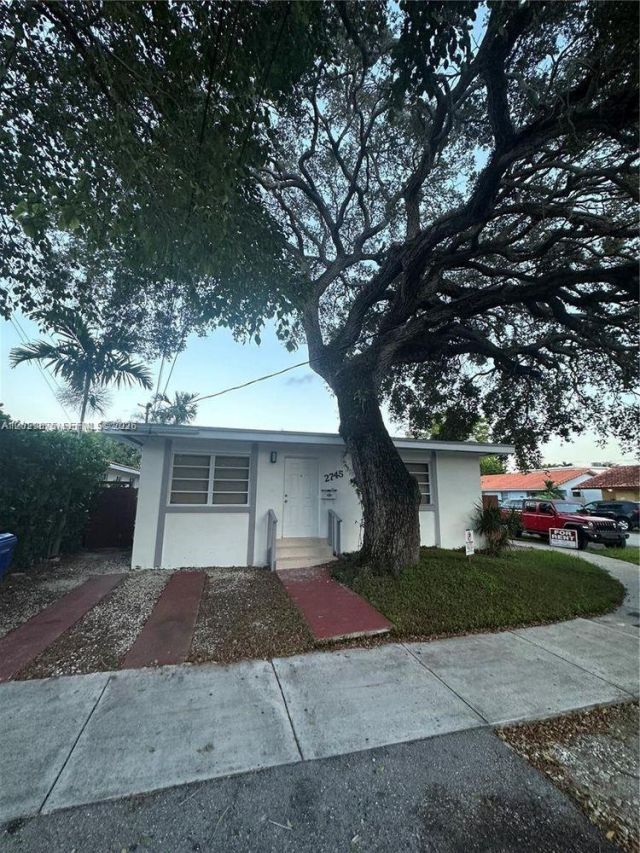 2745 SW 34th Ave , Unit 2, Miami, FL 33133 Photo