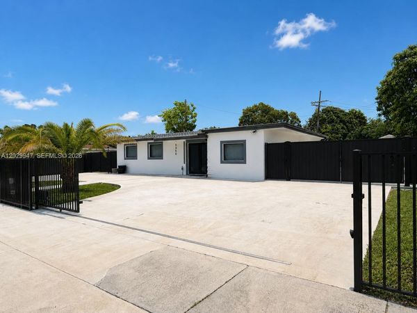 5350 NW 174th Dr , Miami Gardens, FL 33055