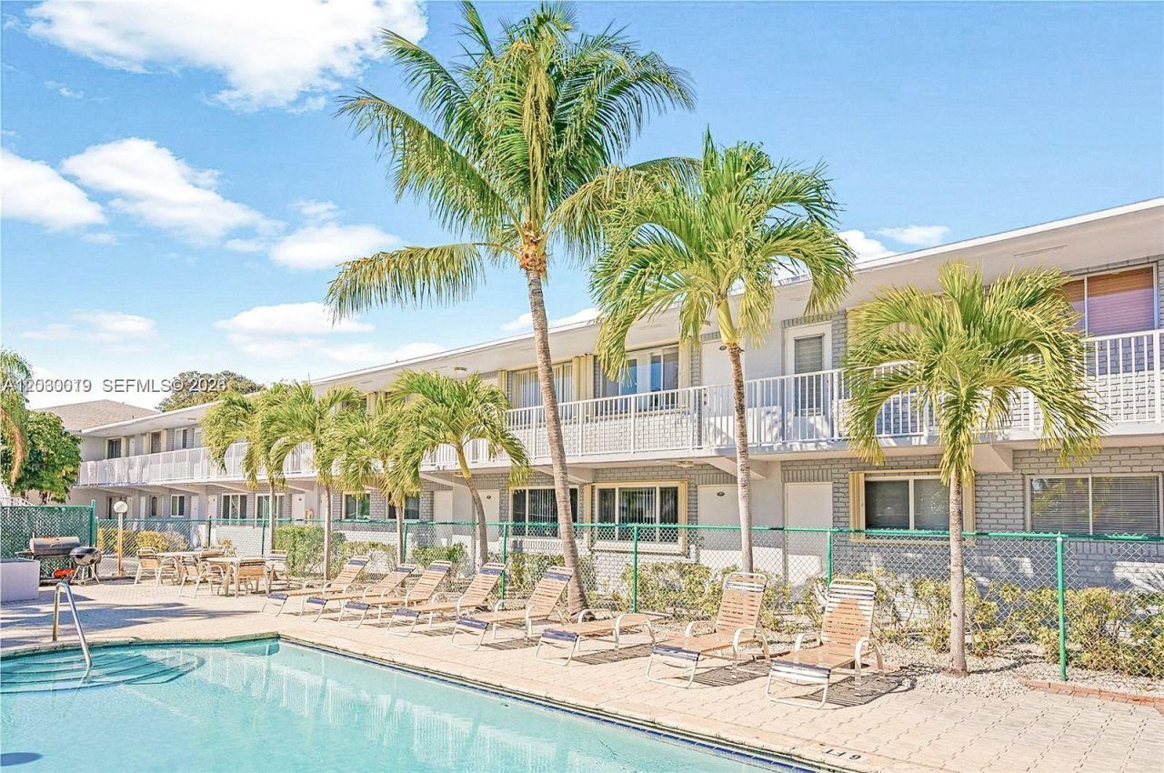 2175 NE 56th St , Unit 110, Fort Lauderdale, FL 33308 Photo