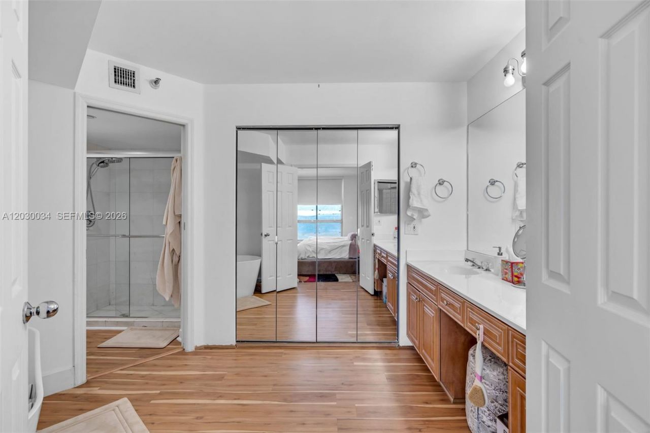3500 Mystic Pointe Dr , Unit 1205, Aventura, FL 33180 Photo