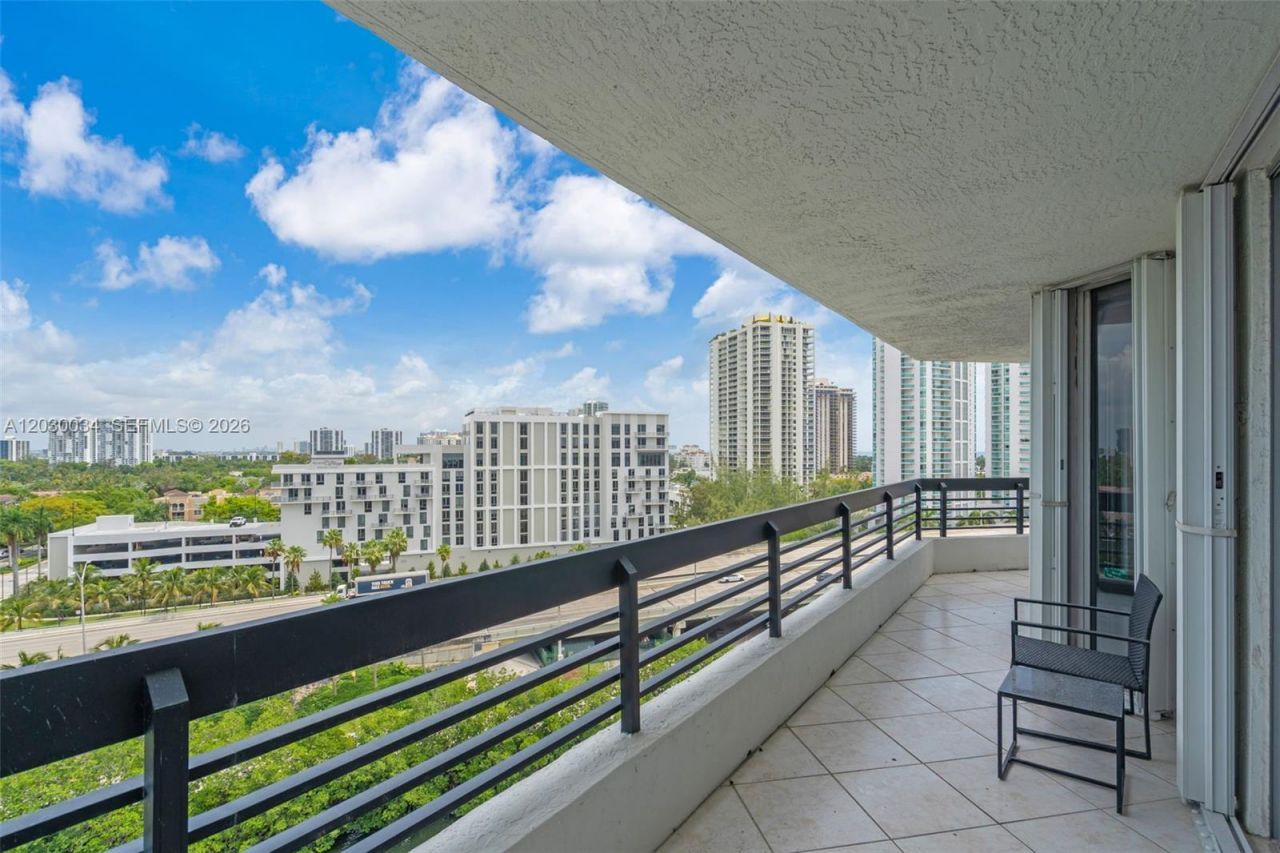 3500 Mystic Pointe Dr , Unit 1205, Aventura, FL 33180 Photo