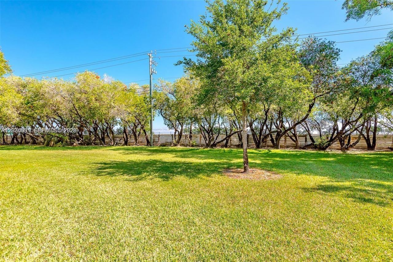 177 Lakeview Dr, Unit 104, Weston, FL 33326 Photo