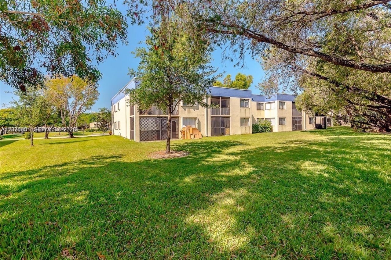 177 Lakeview Dr, Unit 104, Weston, FL 33326 Photo