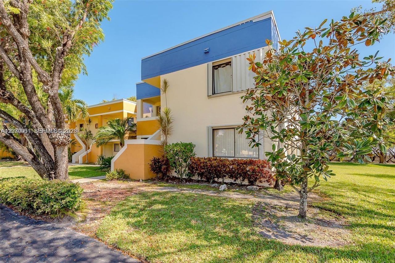 177 Lakeview Dr, Unit 104, Weston, FL 33326 Photo