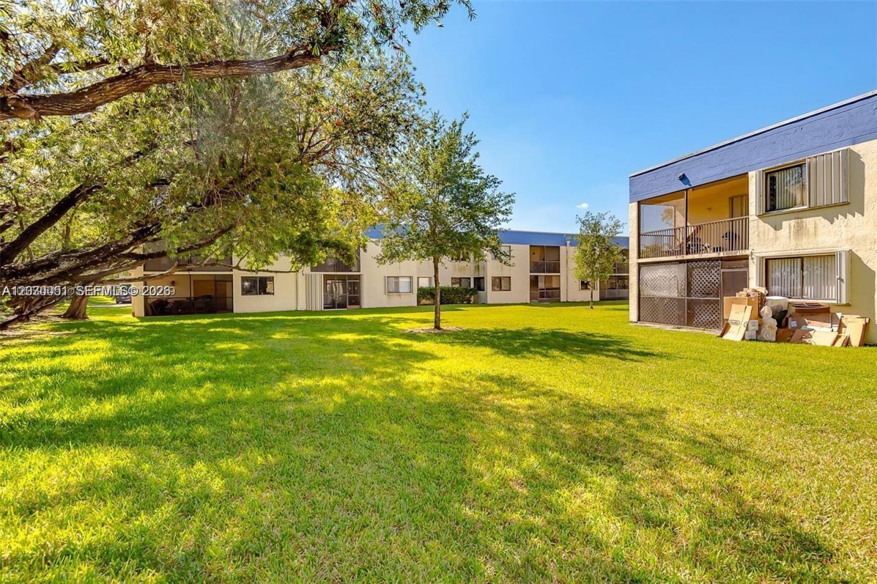 177 Lakeview Dr, Unit 104, Weston, FL 33326 Photo