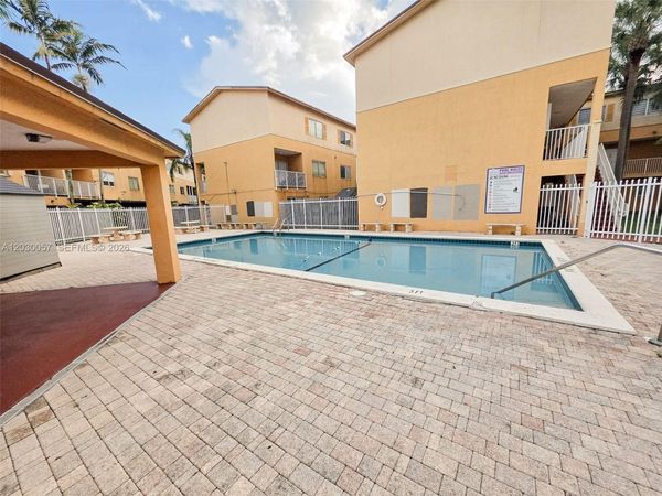 6235 Kendale Lakes Cir , Unit 236, Miami, FL 33183