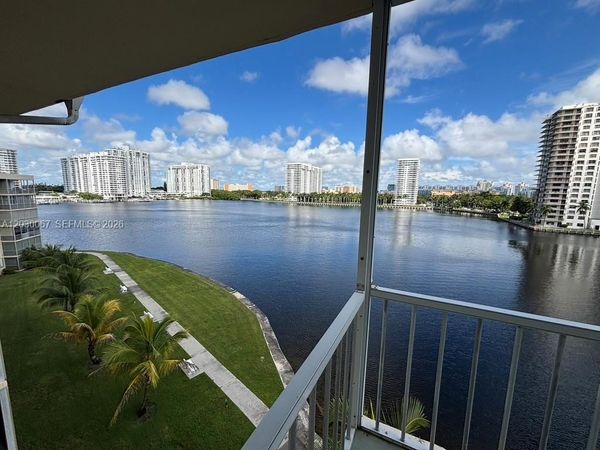 2999 Point East Dr , Unit C614, Aventura, FL 33160