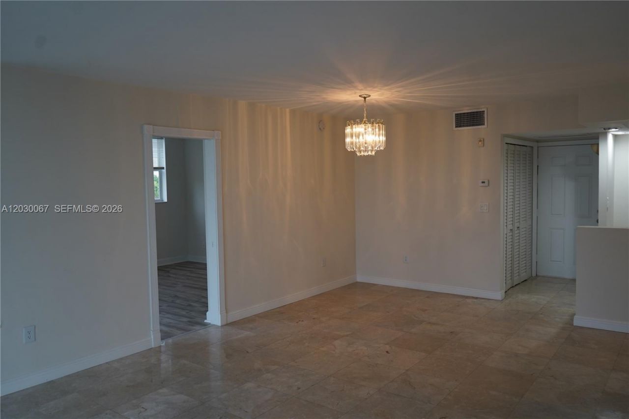 2999 Point East Dr , Unit C614, Aventura, FL 33160 Photo