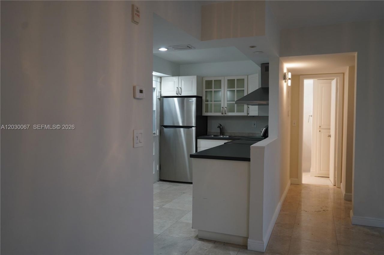 2999 Point East Dr , Unit C614, Aventura, FL 33160 Photo