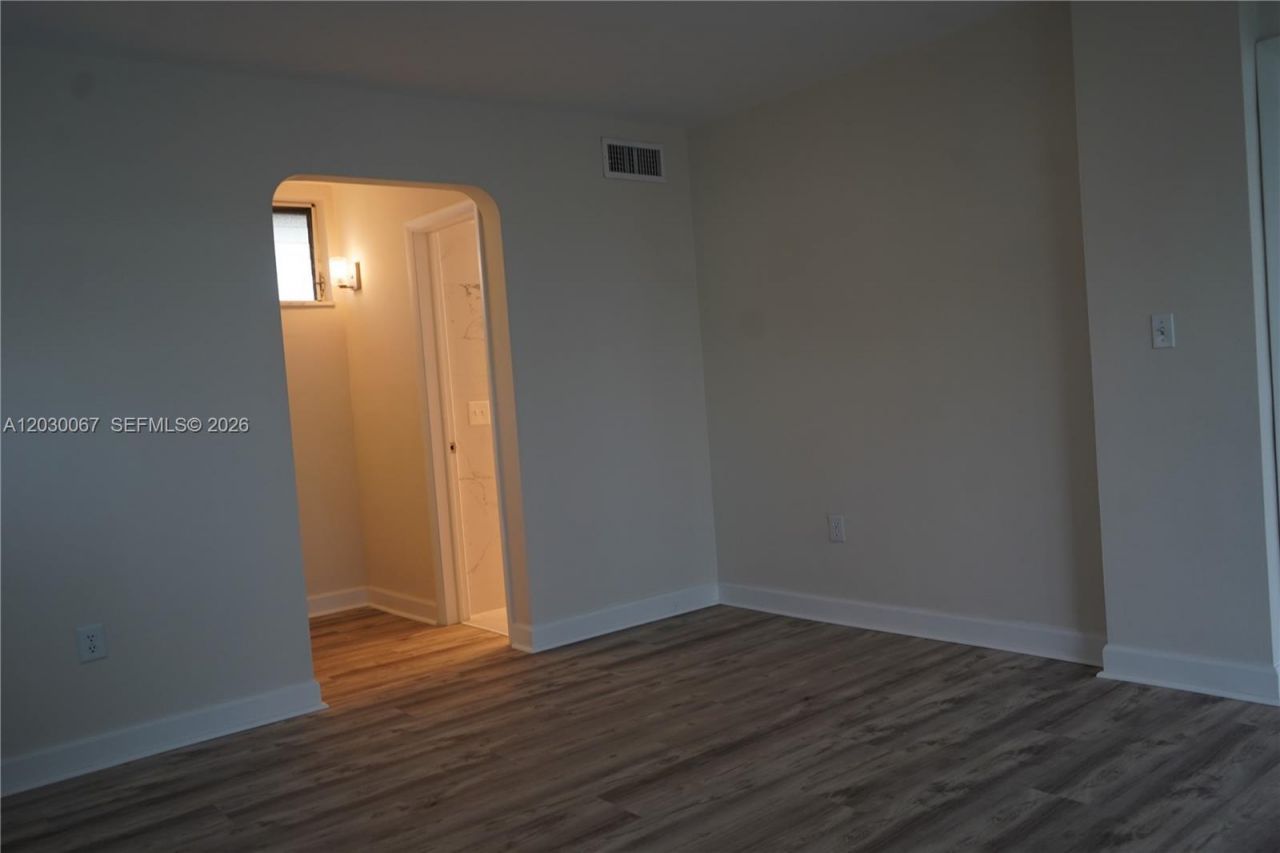 2999 Point East Dr , Unit C614, Aventura, FL 33160 Photo