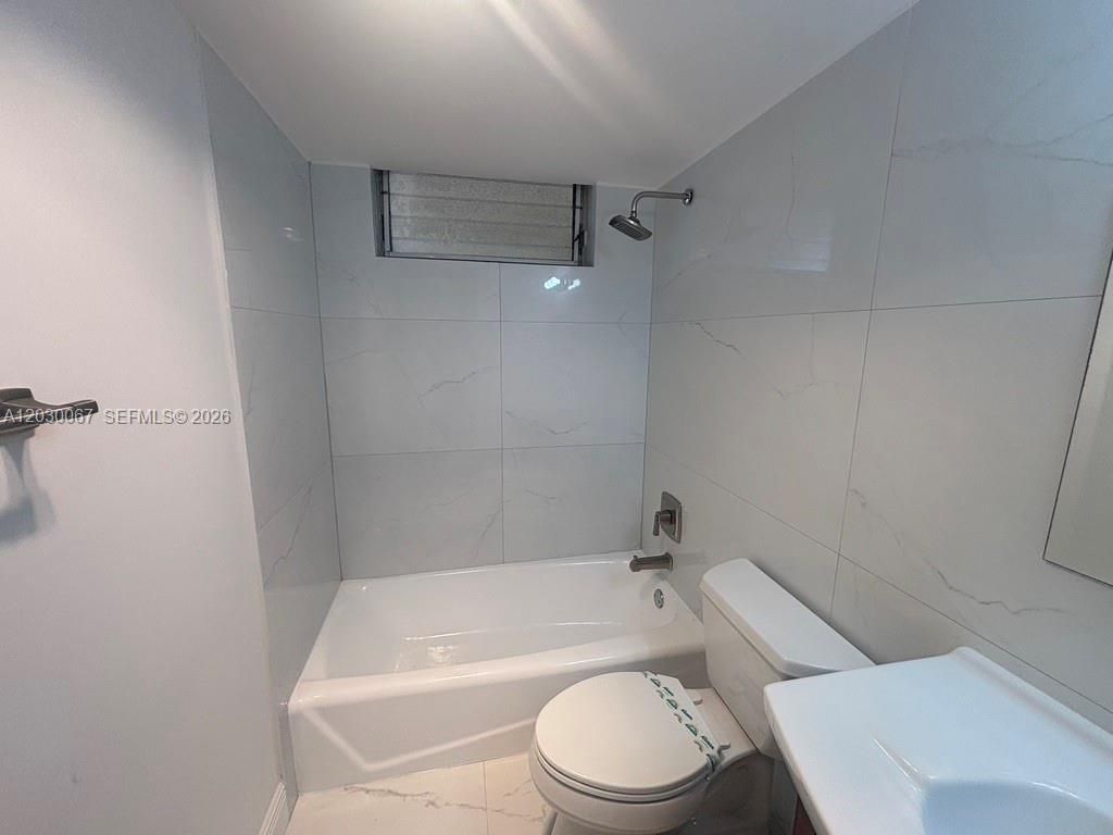2999 Point East Dr , Unit C614, Aventura, FL 33160 Photo