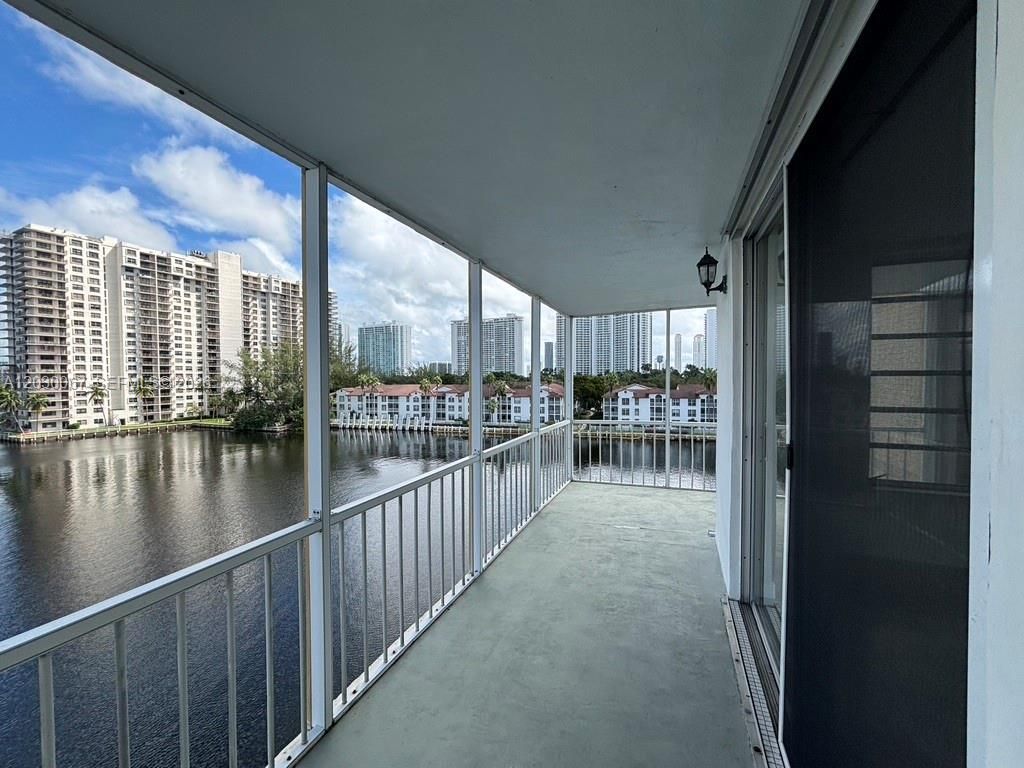 2999 Point East Dr , Unit C614, Aventura, FL 33160 Photo