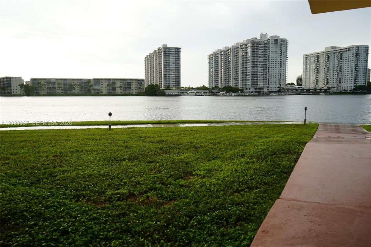 2999 Point East Dr , Unit C614, Aventura, FL 33160 Photo