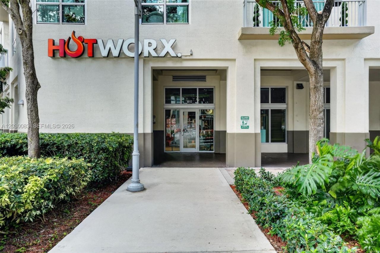 9012 S Dadeland Blvd, Miami, FL 33156 Photo
