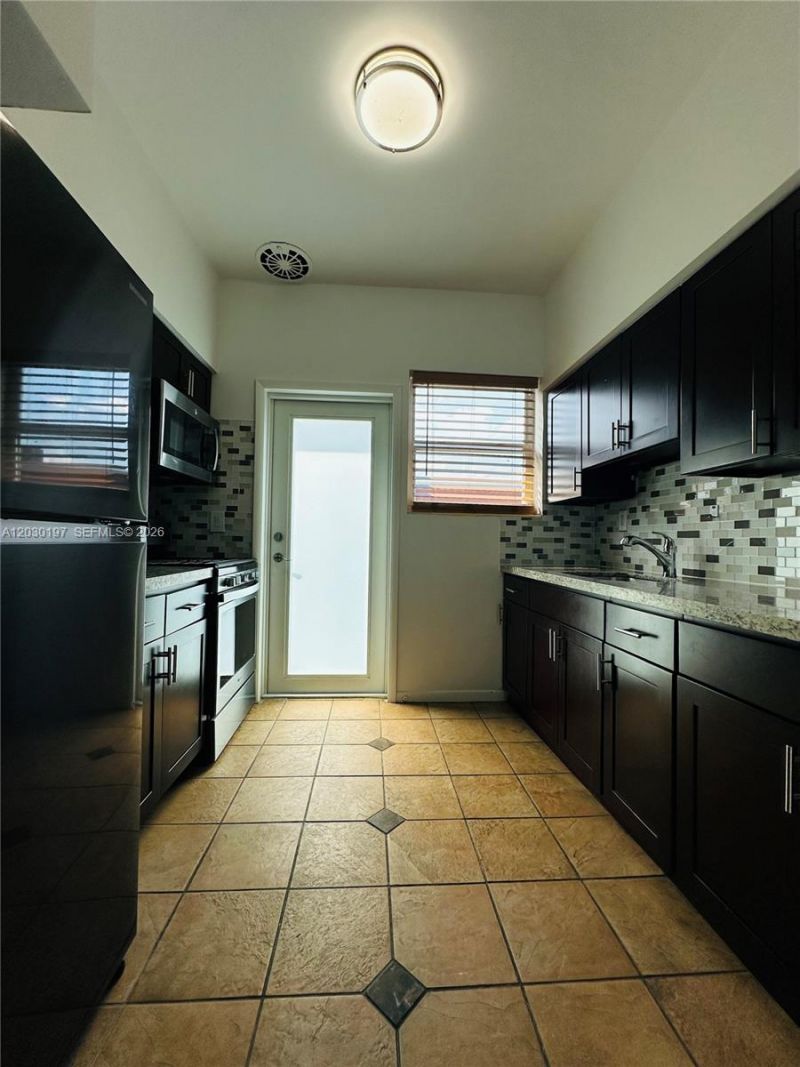 1905 Calais Dr , Unit 6, Miami Beach, FL 33141 Photo