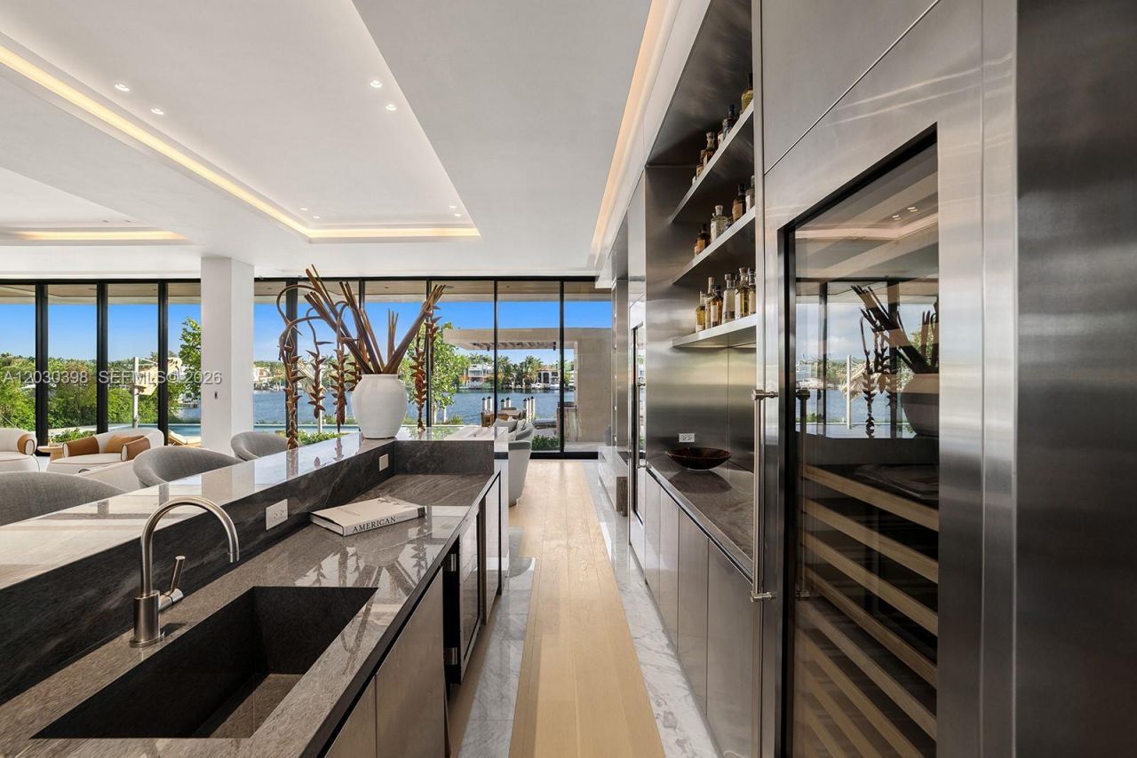 360 S Hibiscus Drive, Miami Beach, FL 33139 Photo