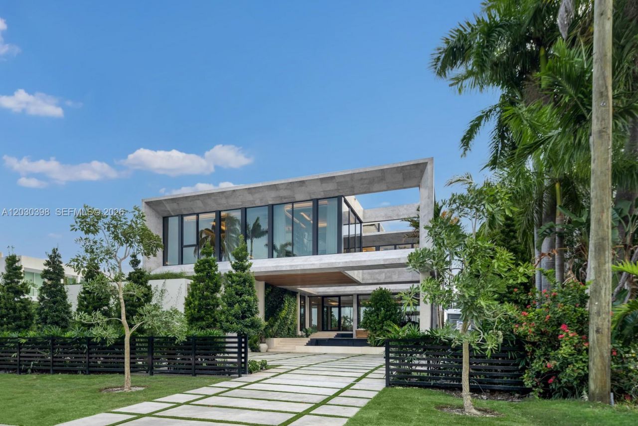360 S Hibiscus Drive, Miami Beach, FL 33139 Photo
