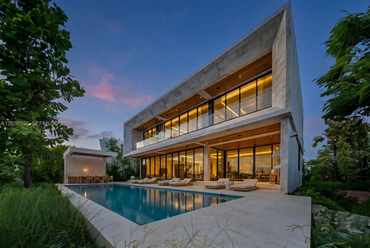 360 S Hibiscus Drive, Miami Beach, FL 33139 Photo