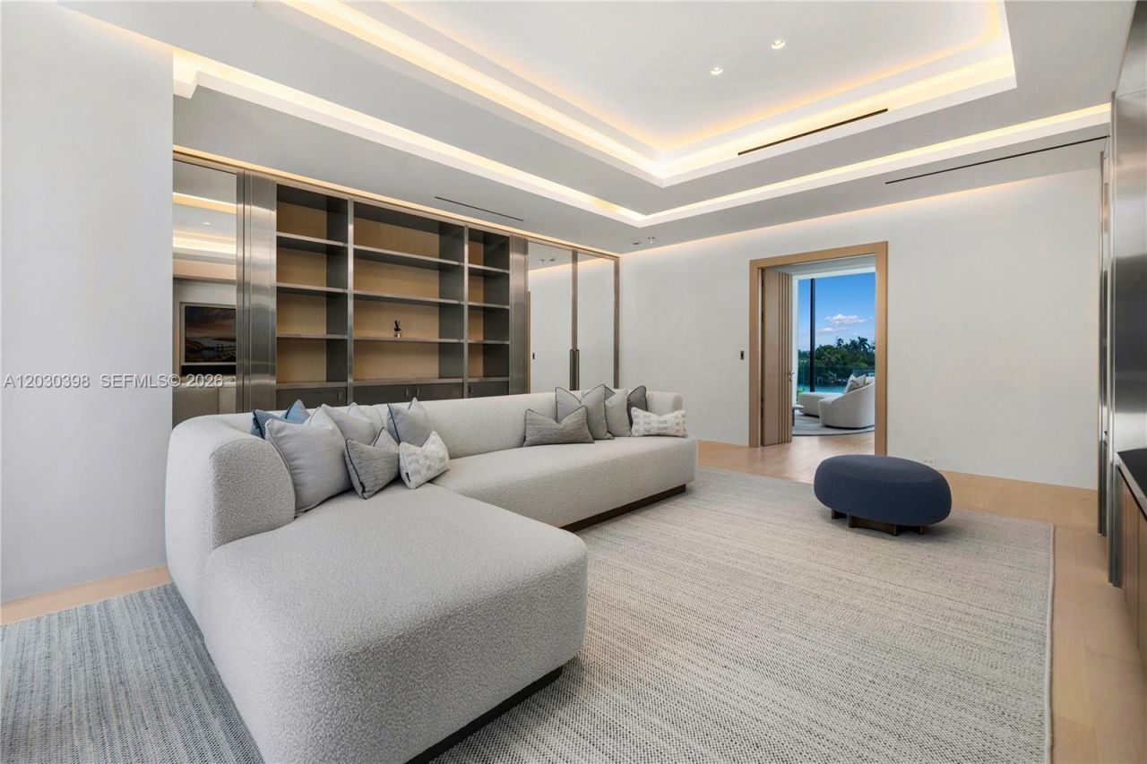 360 S Hibiscus Drive, Miami Beach, FL 33139 Photo